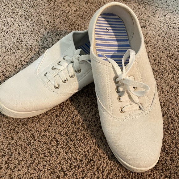 White Sneakers - Picture 1 of 2